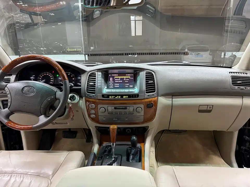 Lexus LX
