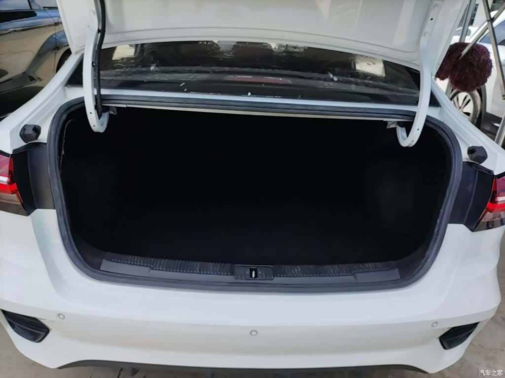 Roewe i5, 2021 19