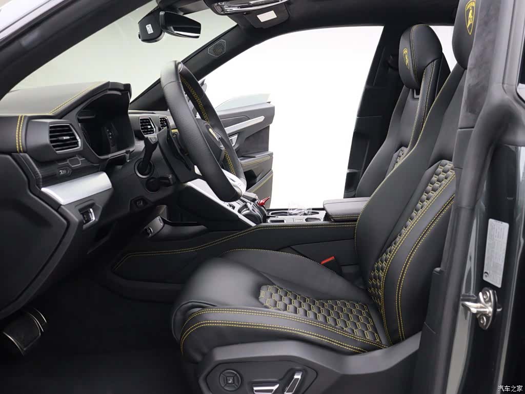 Lamborghini Urus, 2019 2