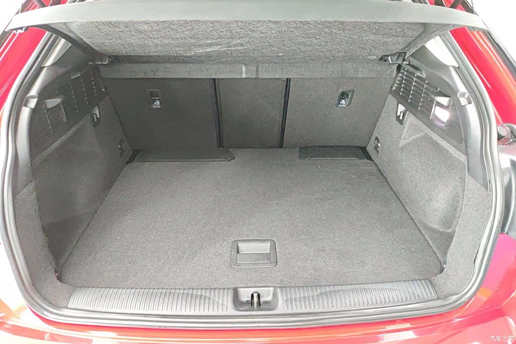 Audi Q2L, 2021 4