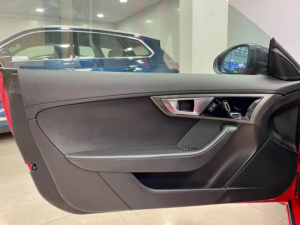 Jaguar F-TYPE
