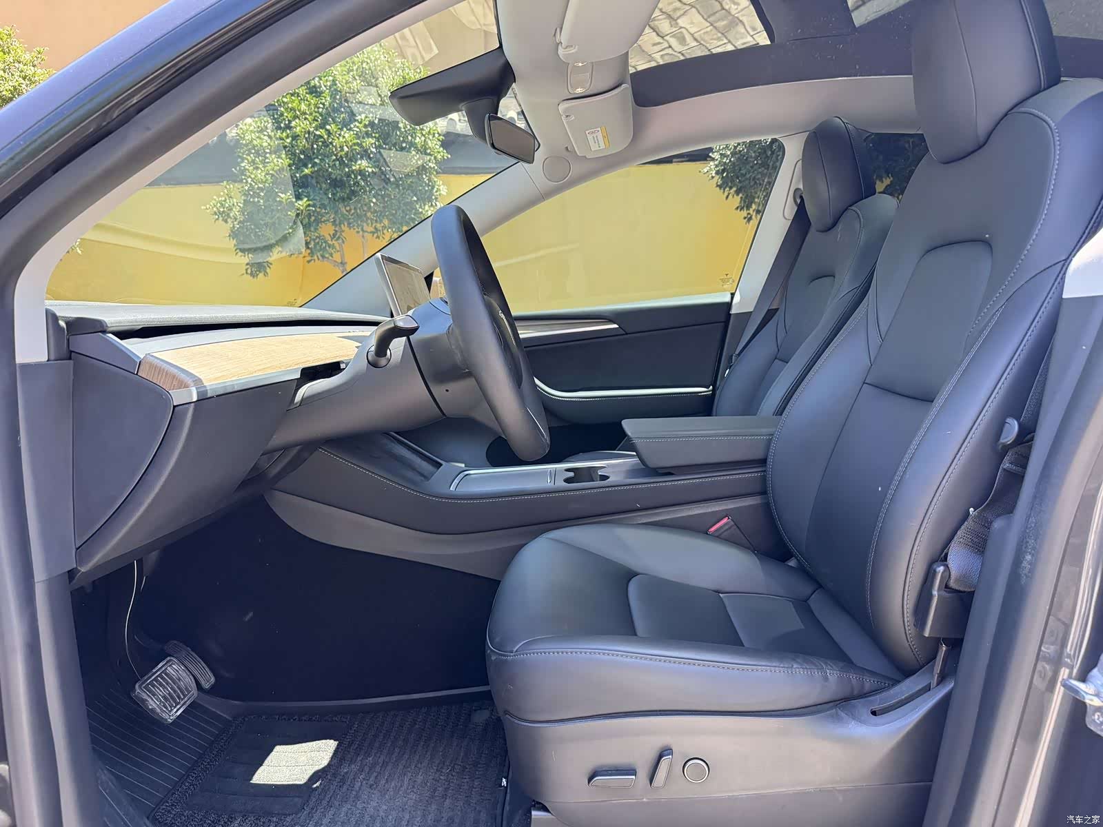 Tesla Model Y, 2021 все фото