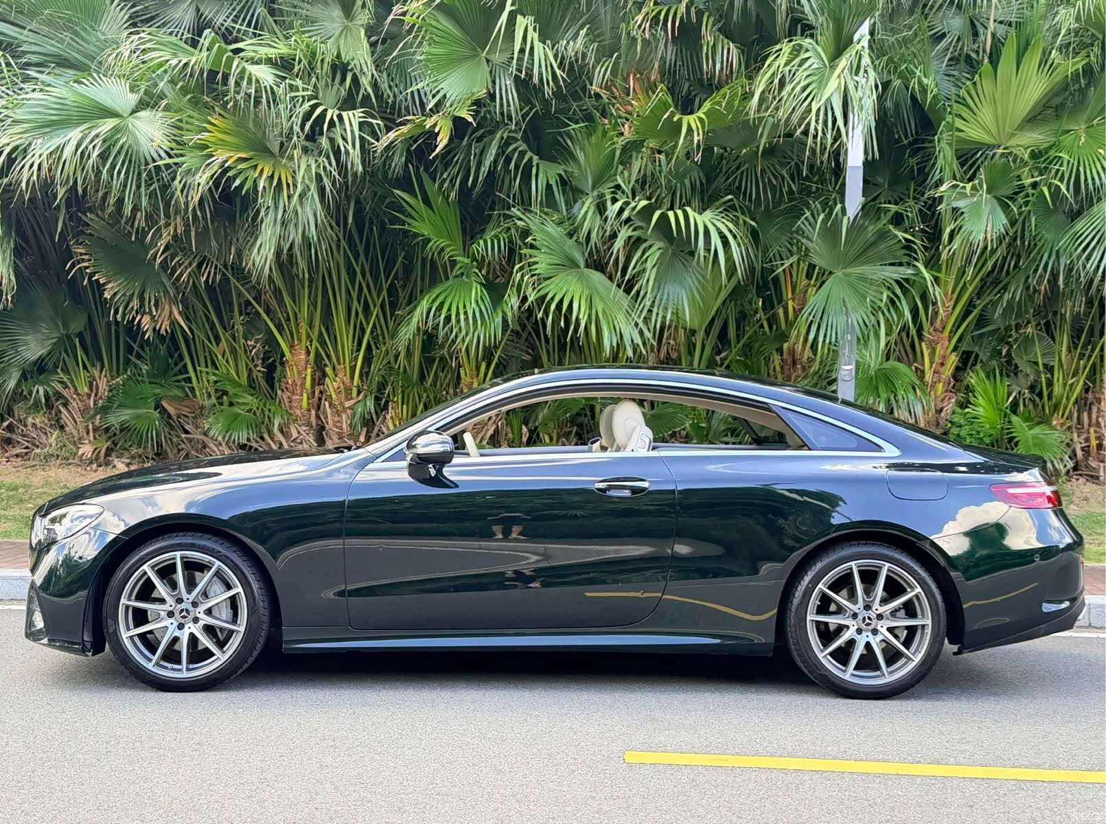 Mercedes-Benz E-Class, 2022 4