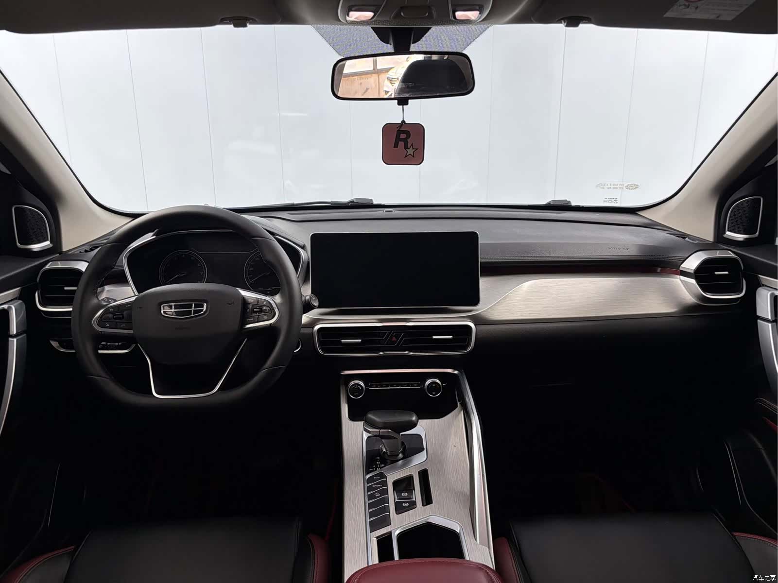Geely Coolray, 2022 7