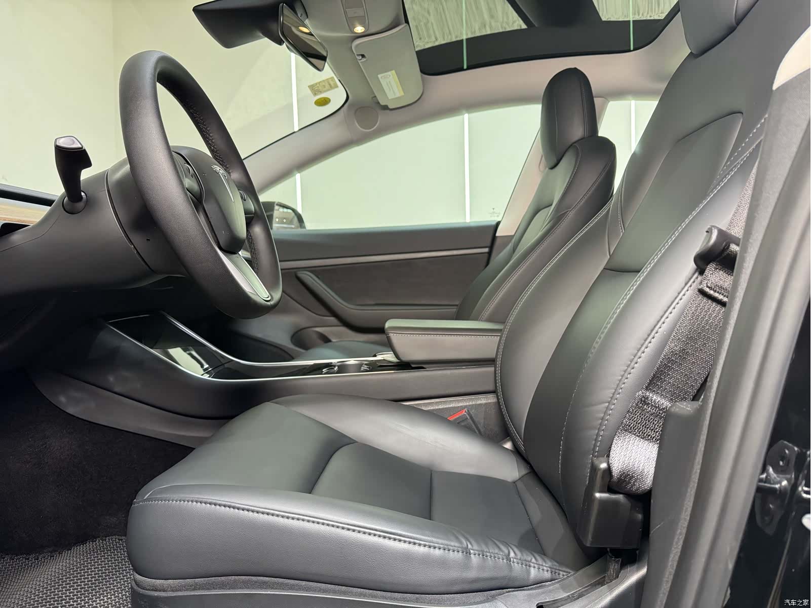 Tesla Model 3, 2021 13