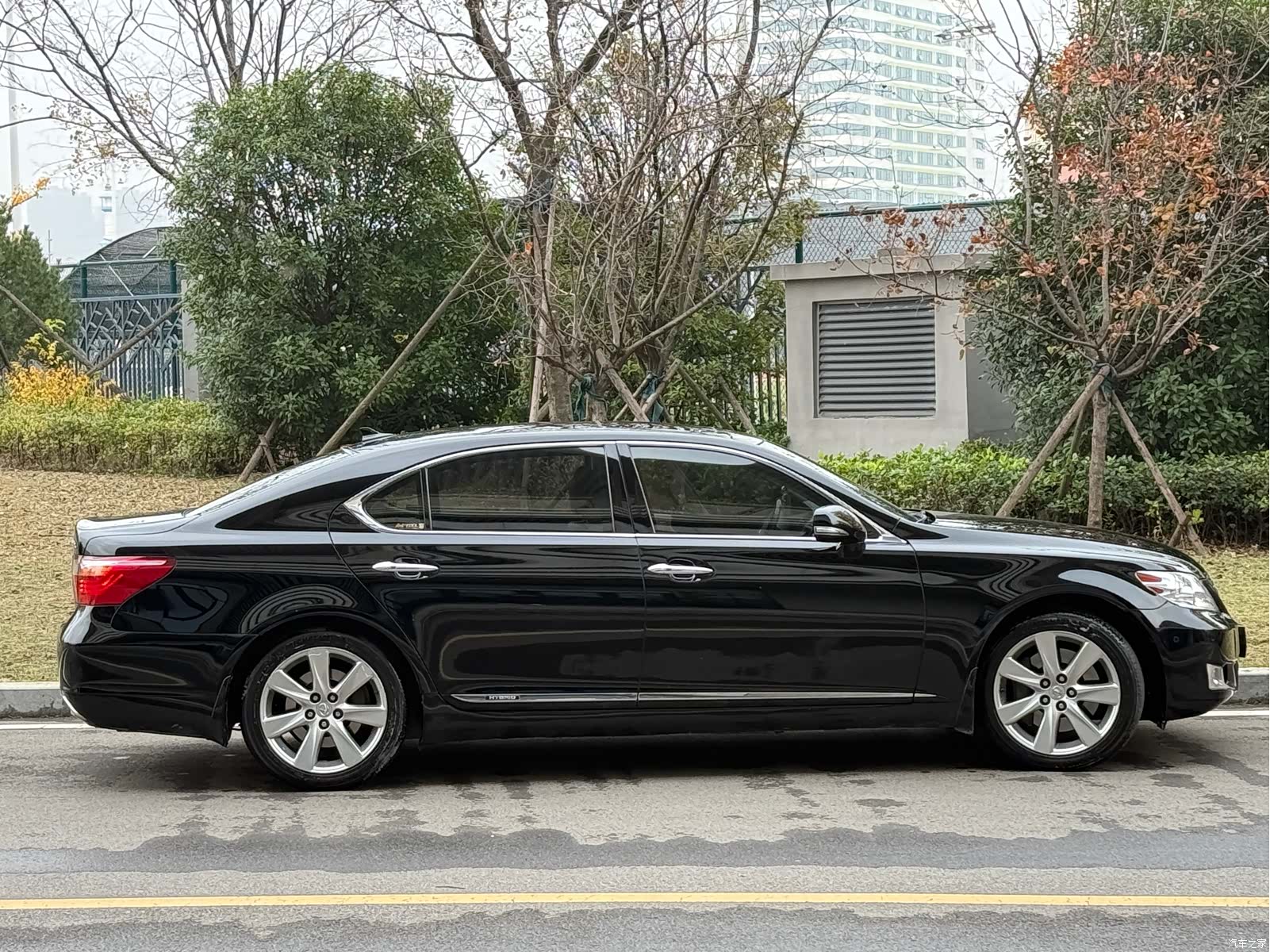 Lexus LS, 2012 3