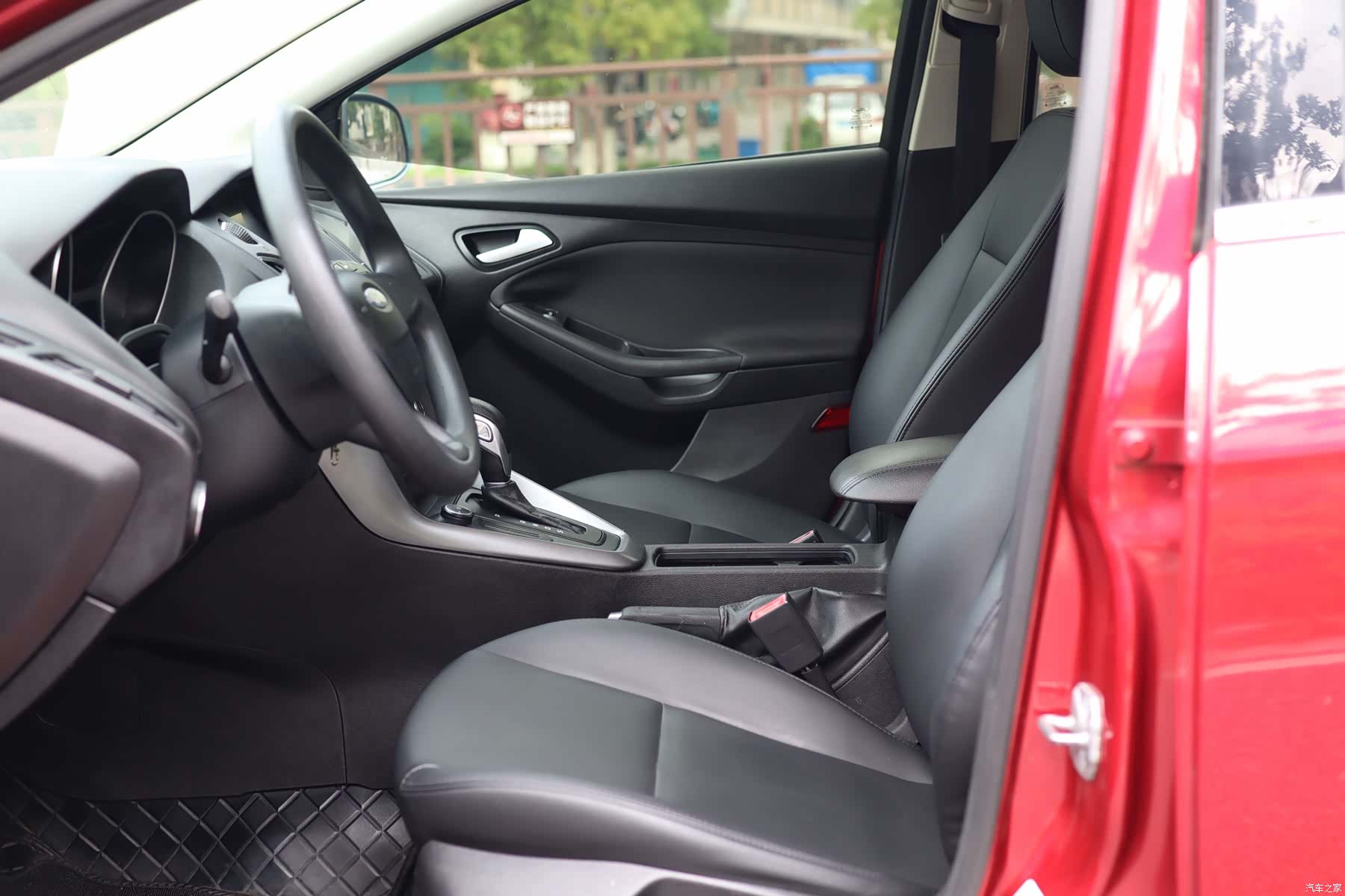 Ford Focus, 2018 15