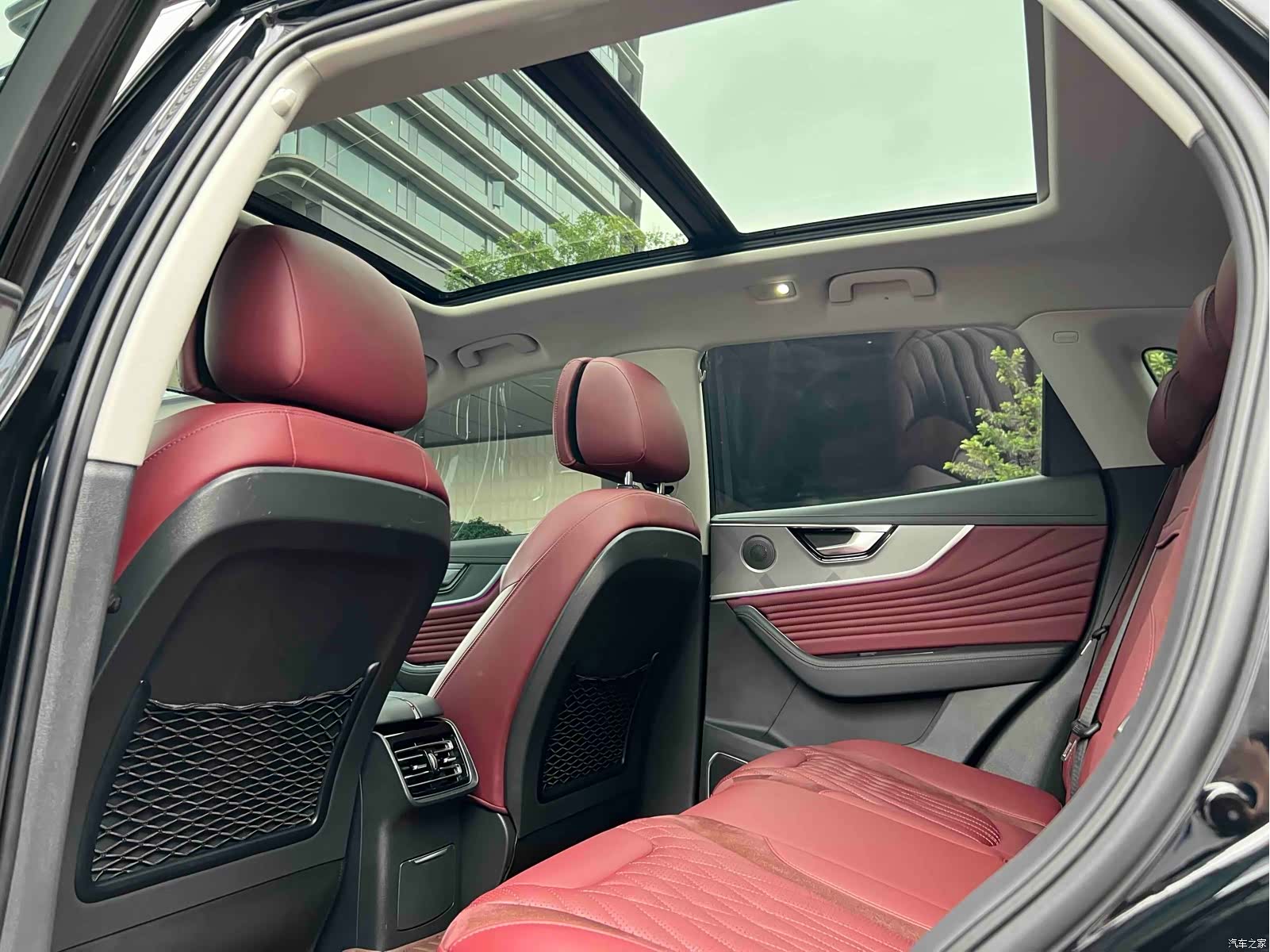 Hongqi HS5, 2024 13