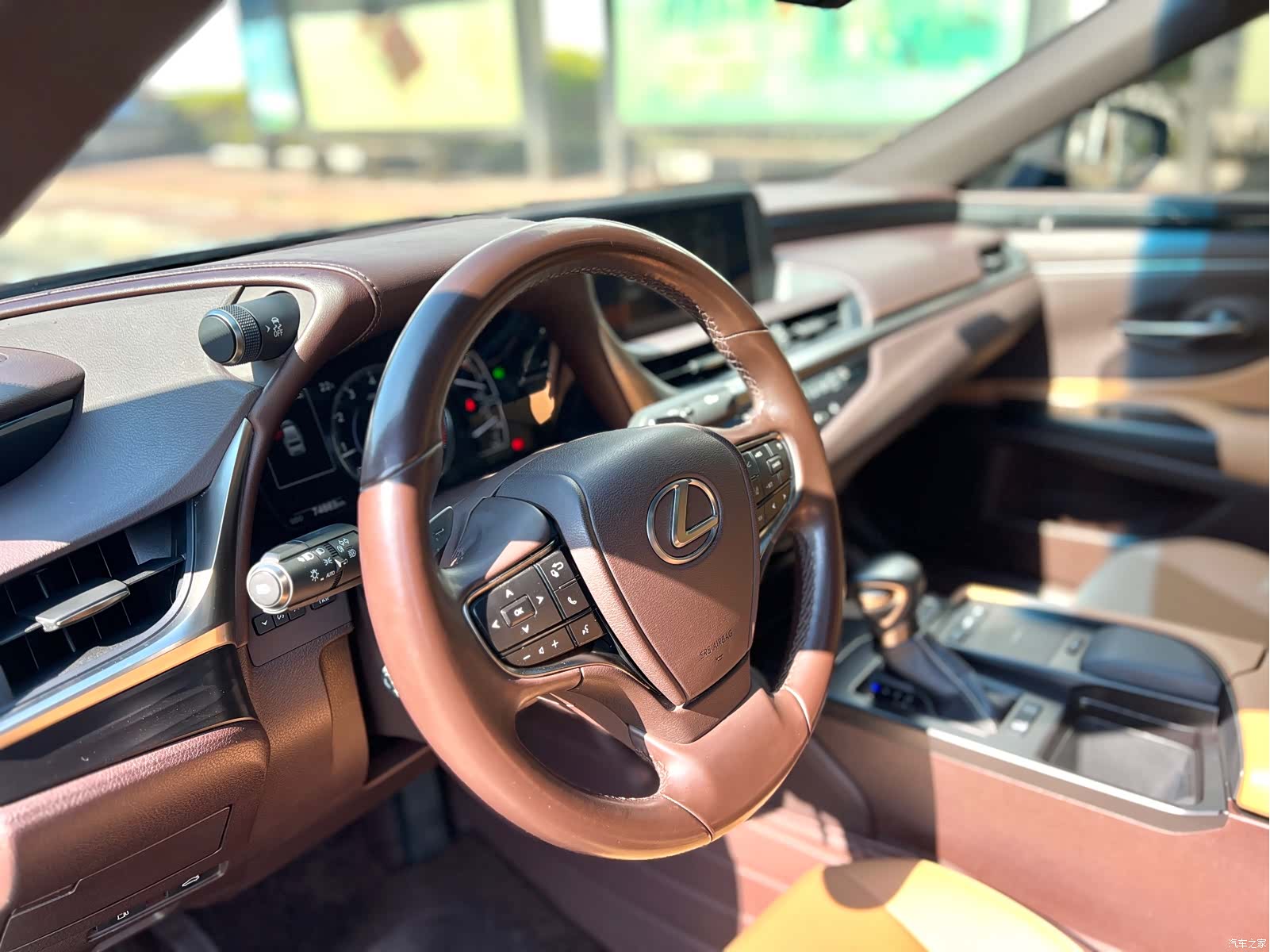 Lexus ES, 2021 все фото