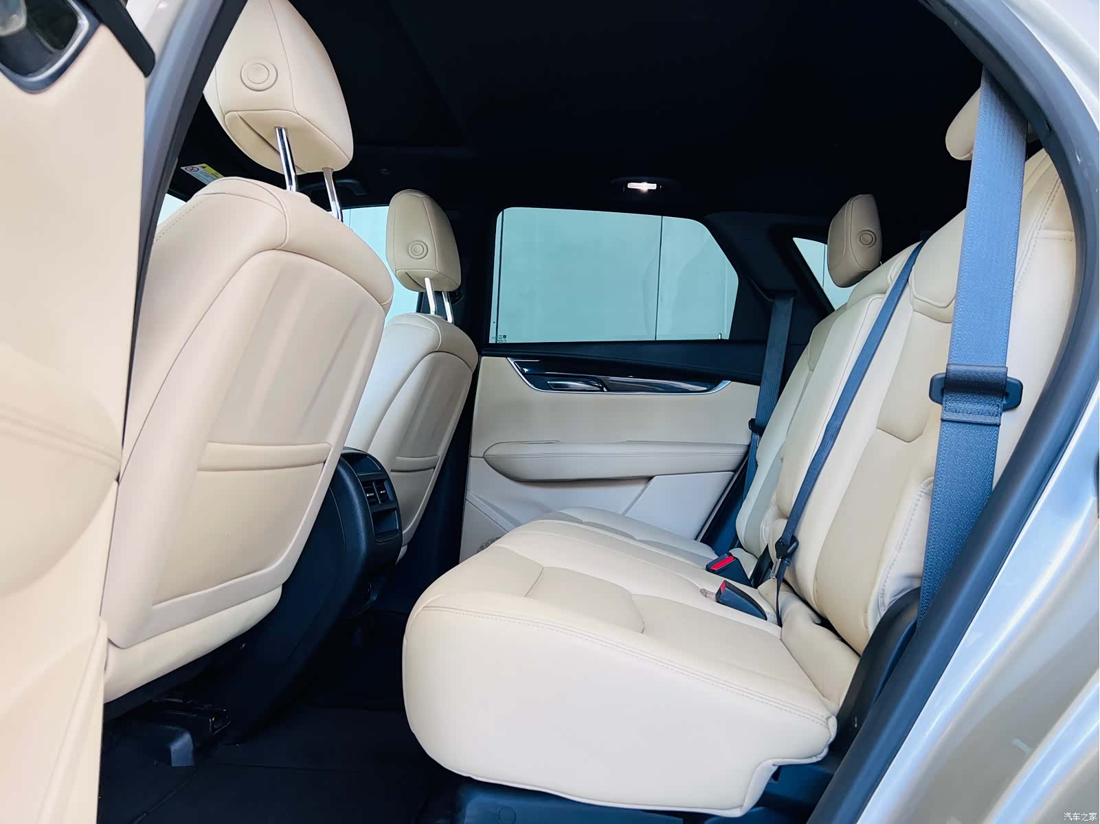 Cadillac XT5, 2017 12