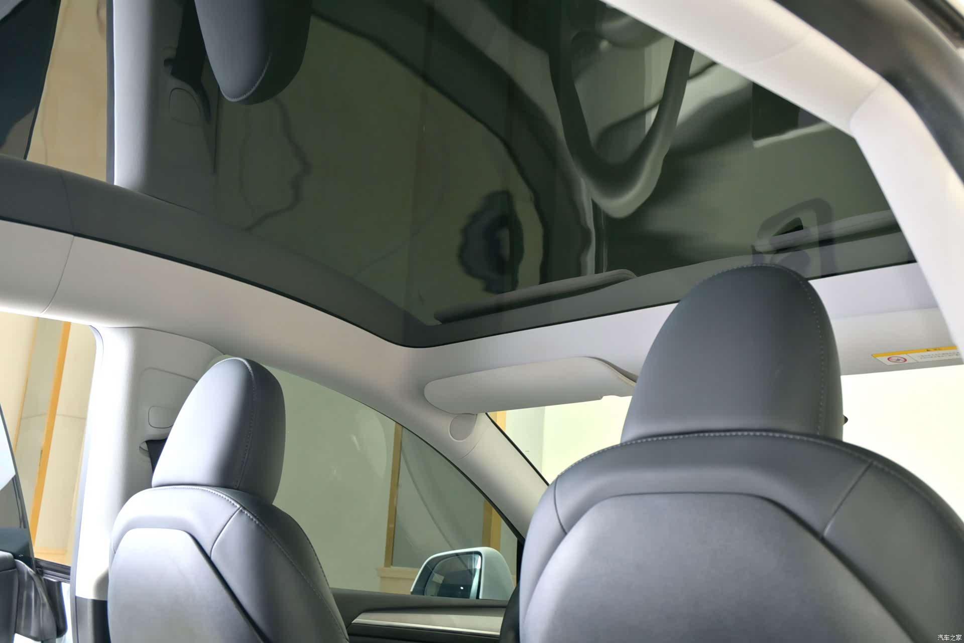 Tesla Model Y, 2024 12