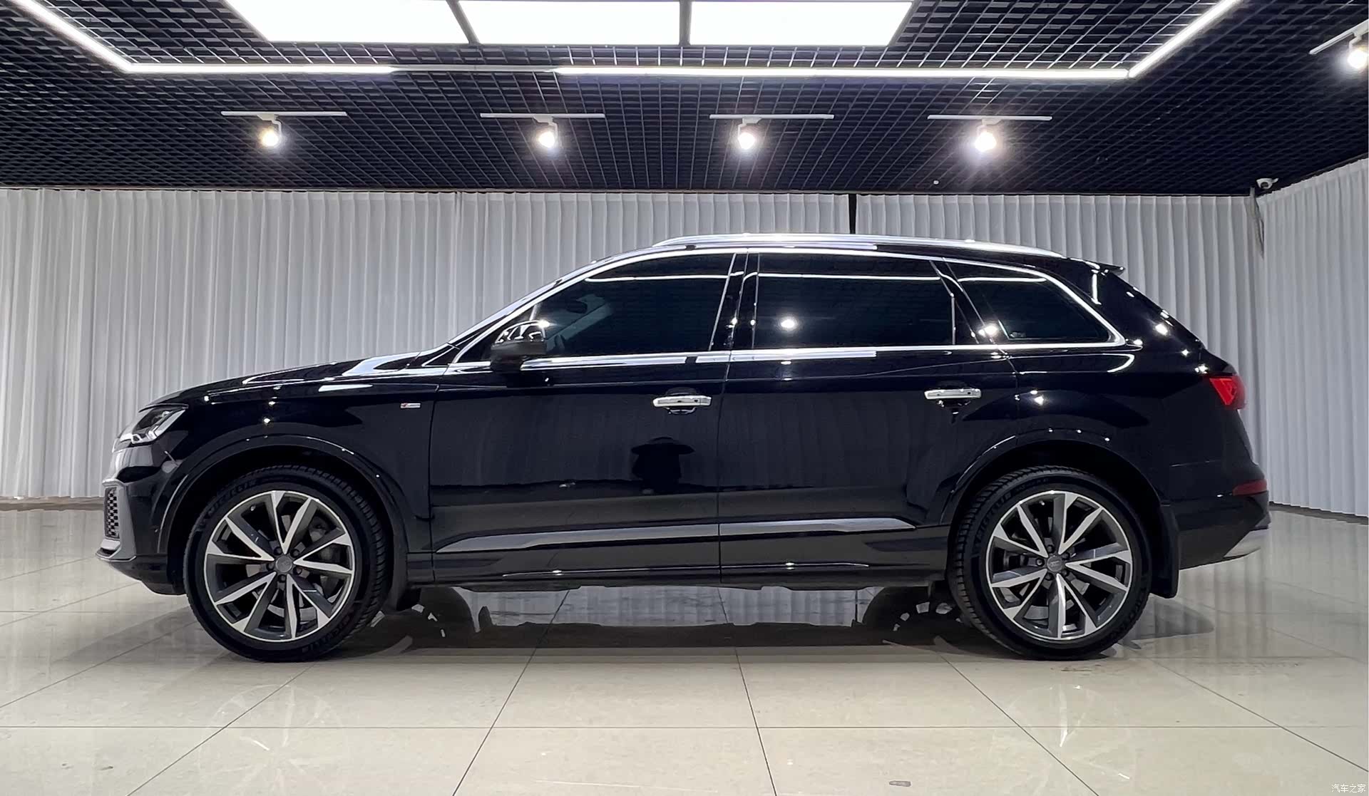 Audi Q7, 2020 3