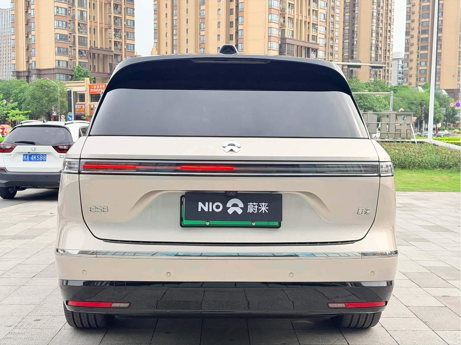 NIO ES8, 2025 4