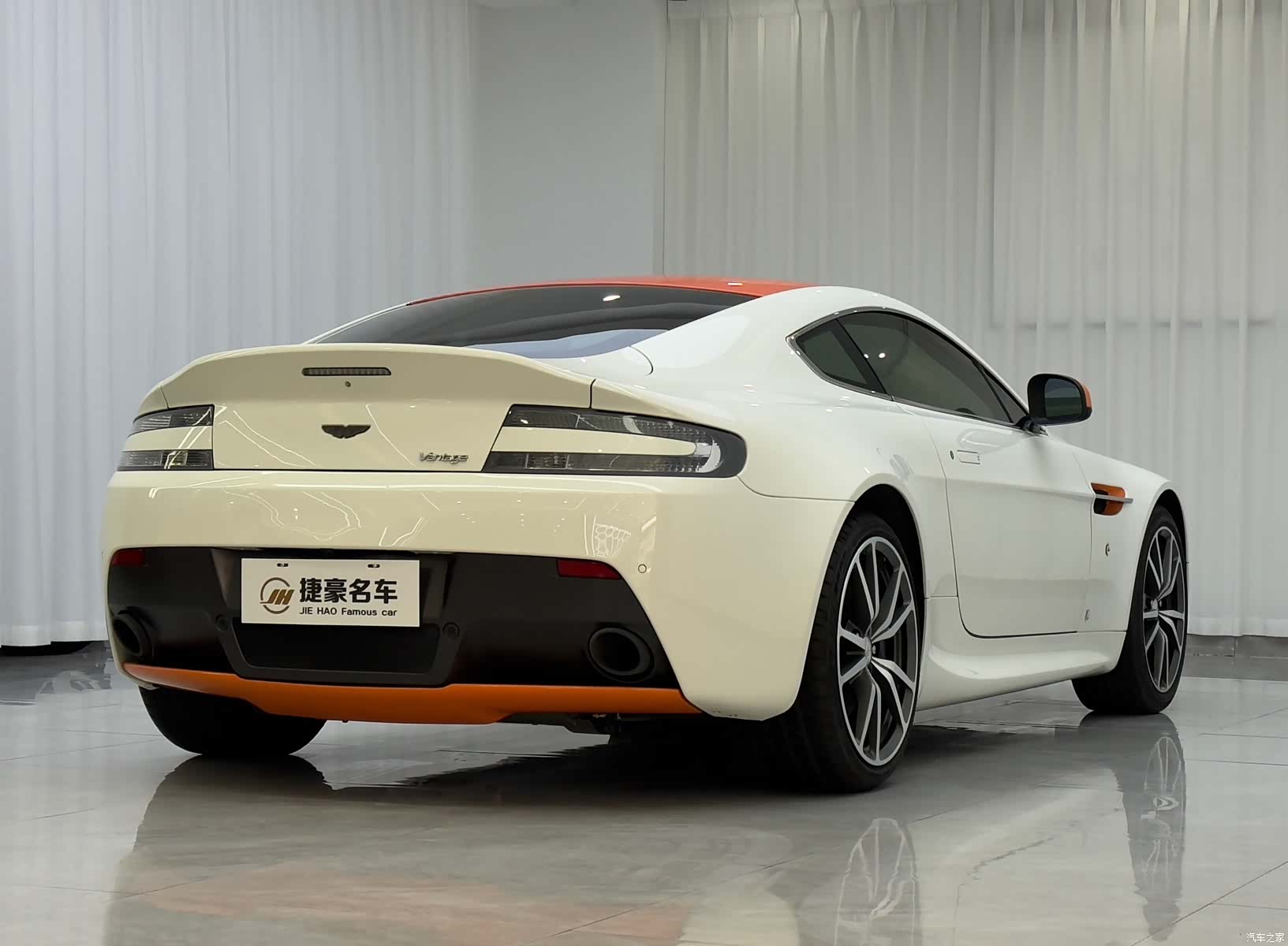 Aston Martin Vantage, 2019 8