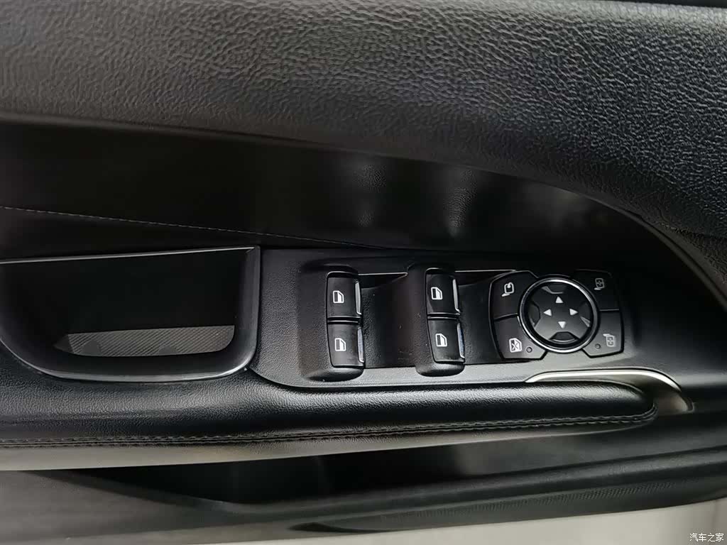 Lincoln MKC, 2018 9
