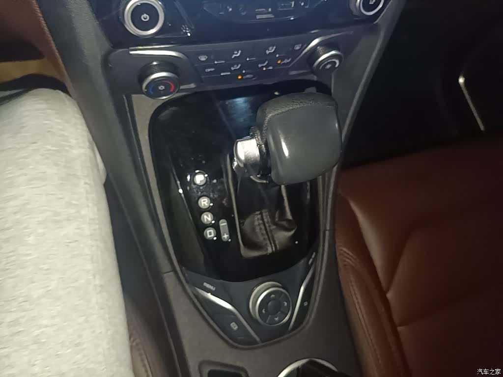 Haima V70, 2016 14