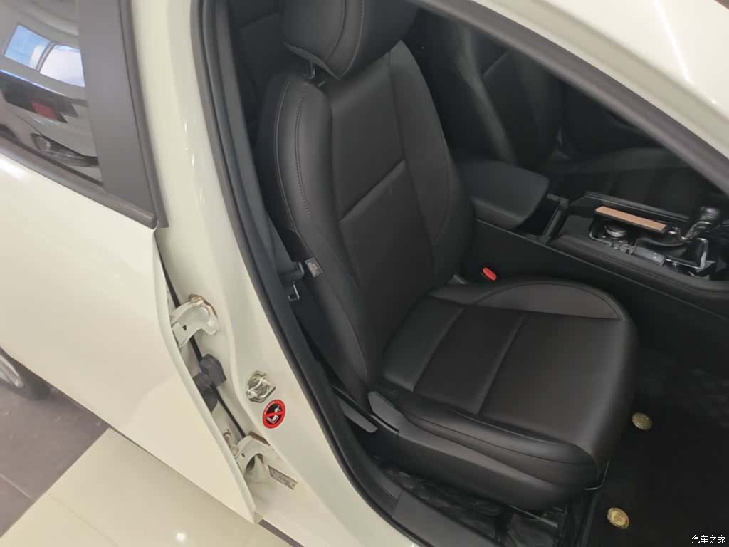 Mazda Mazda3, 2023 25