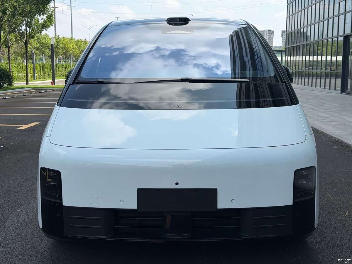 Li Auto MEGA, 2025 2