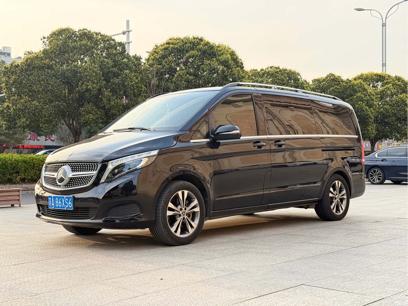 Mercedes-Benz V-Class