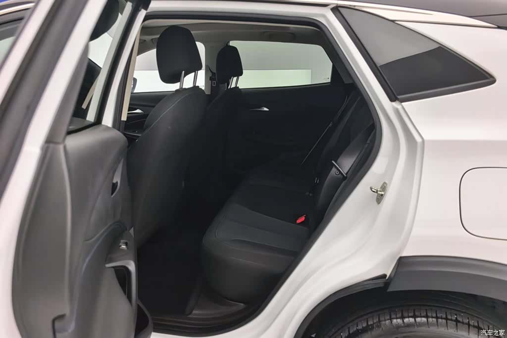 Buick Encore, 2019 11
