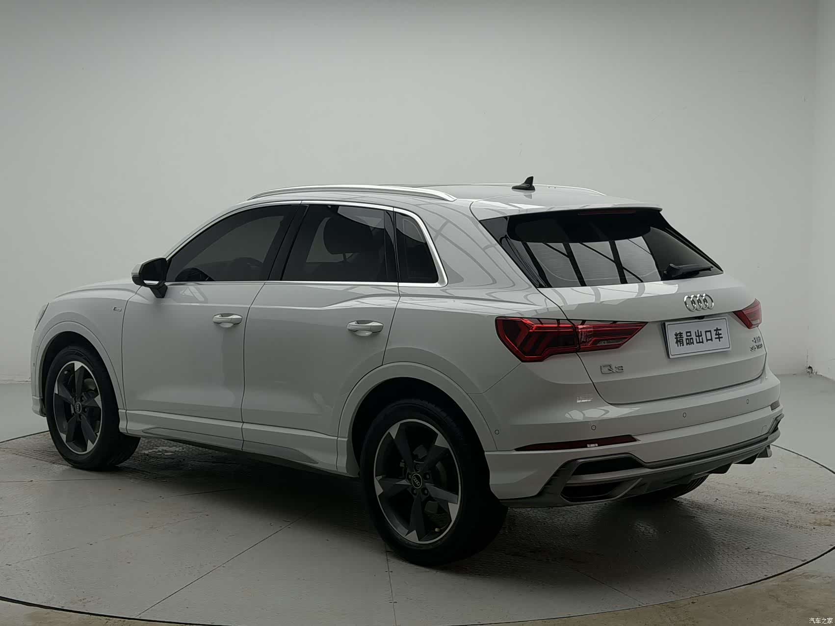Audi Q3, 2023 4