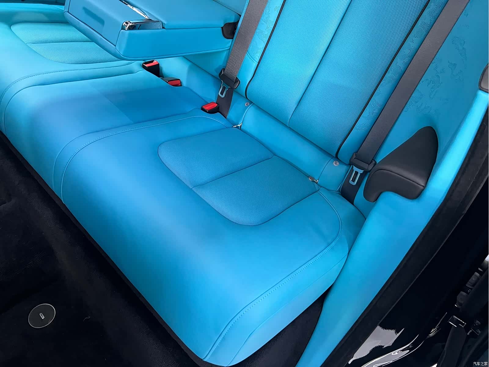 Rolls-Royce Cullinan, 2026 31