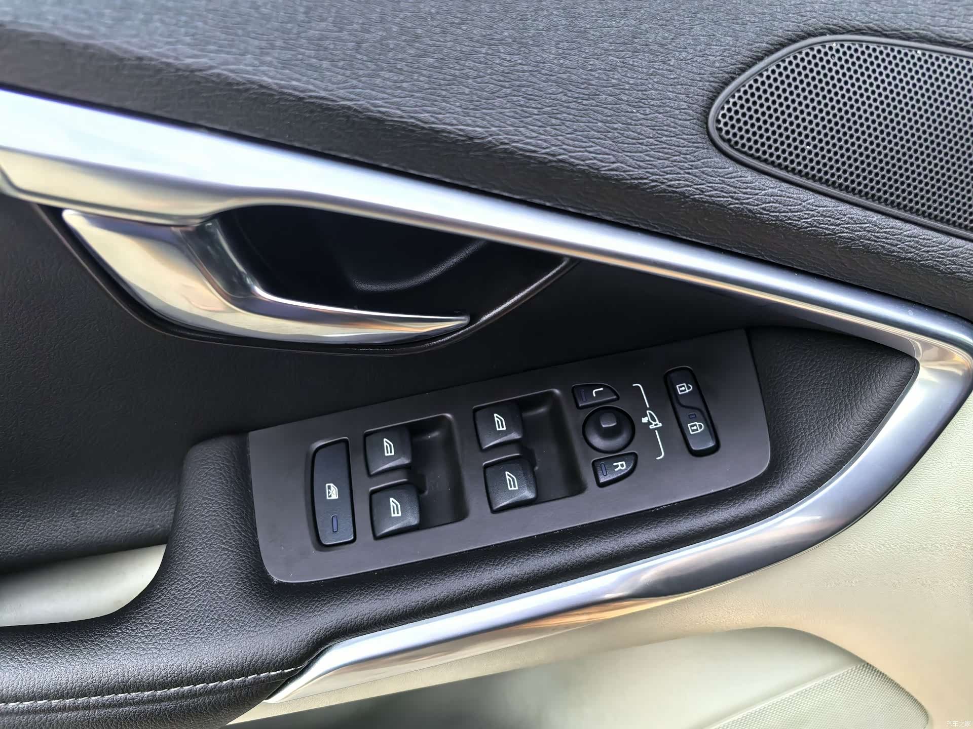 Volvo V40, 2014 23