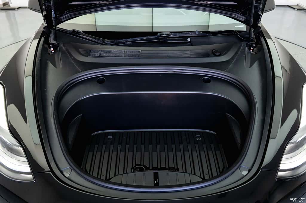 Tesla Model 3, 2023 23