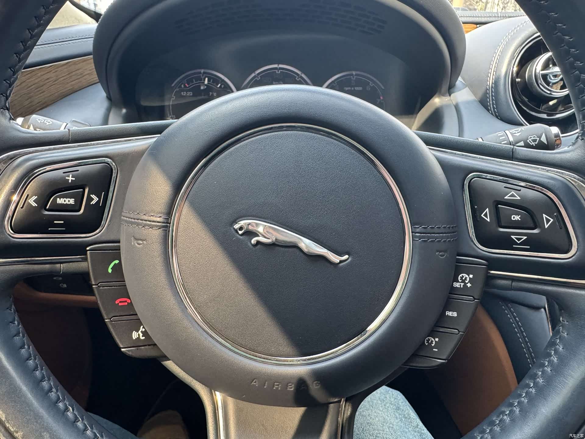 Jaguar XJ, 2012 21