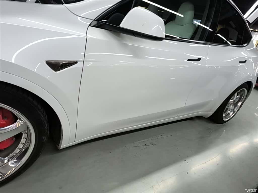 Tesla Model Y, 2023 22