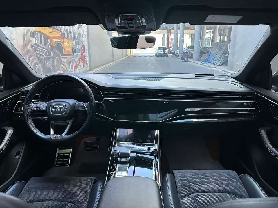 Audi Q8