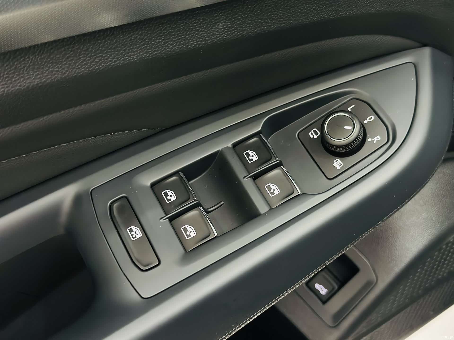 Volkswagen Passat, 2024 14