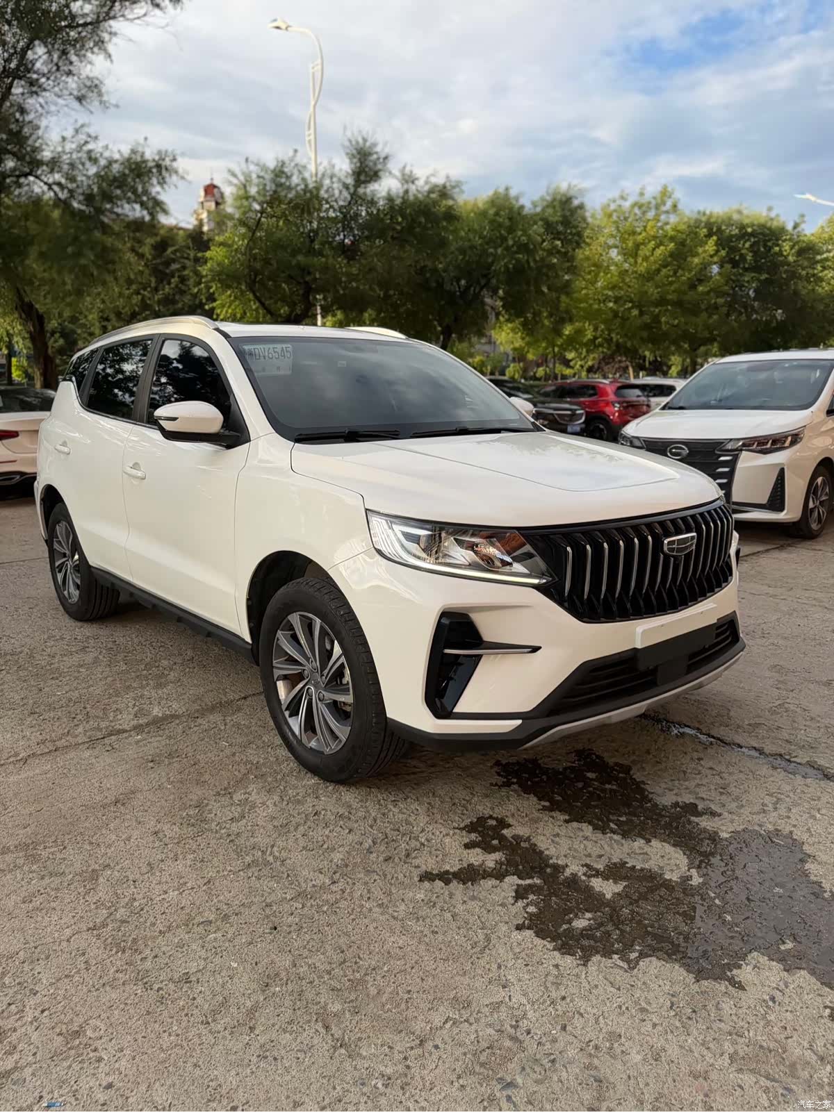 Geely X6, 2022 3