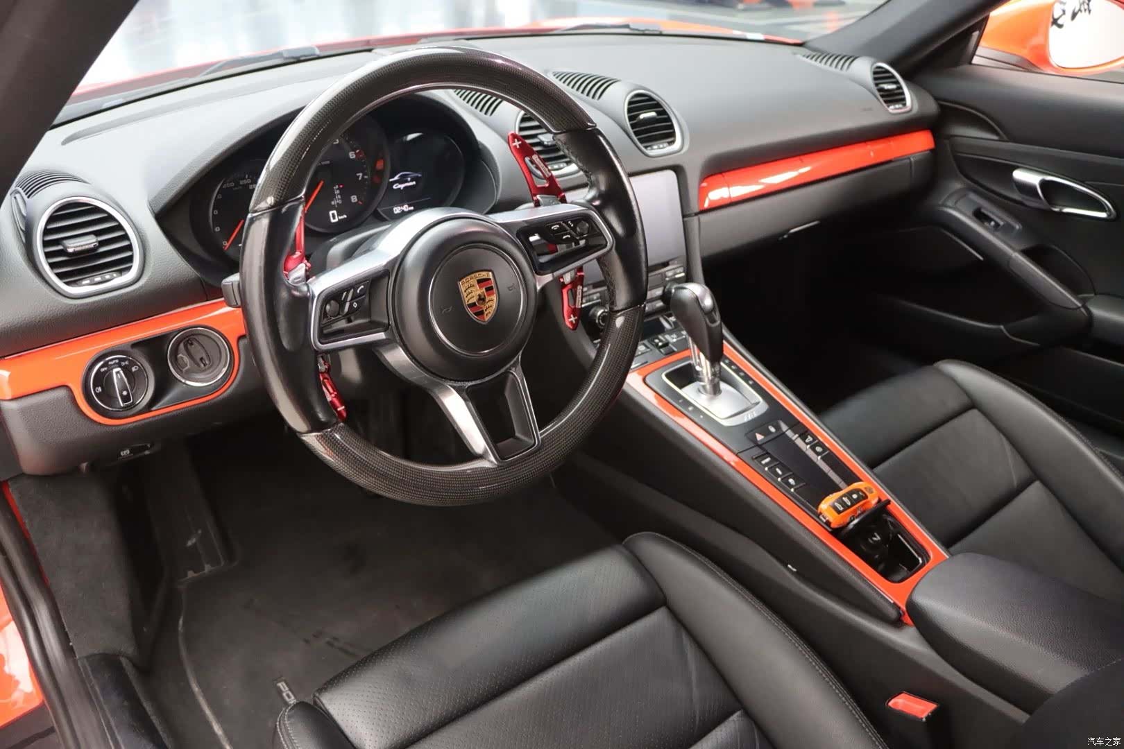 Porsche Cayman, 2018 все фото