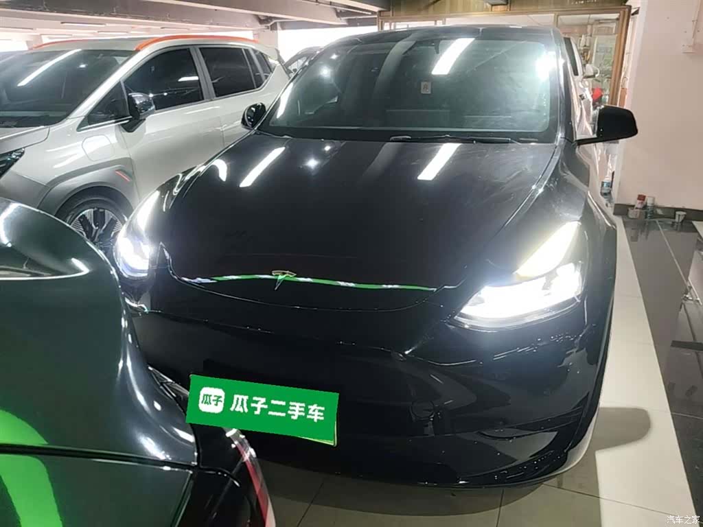 Tesla Model Y, 2022 3