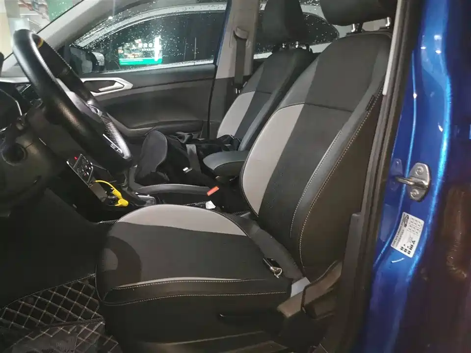 Volkswagen Exploring the shadow