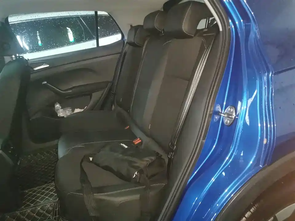 Volkswagen Exploring the shadow