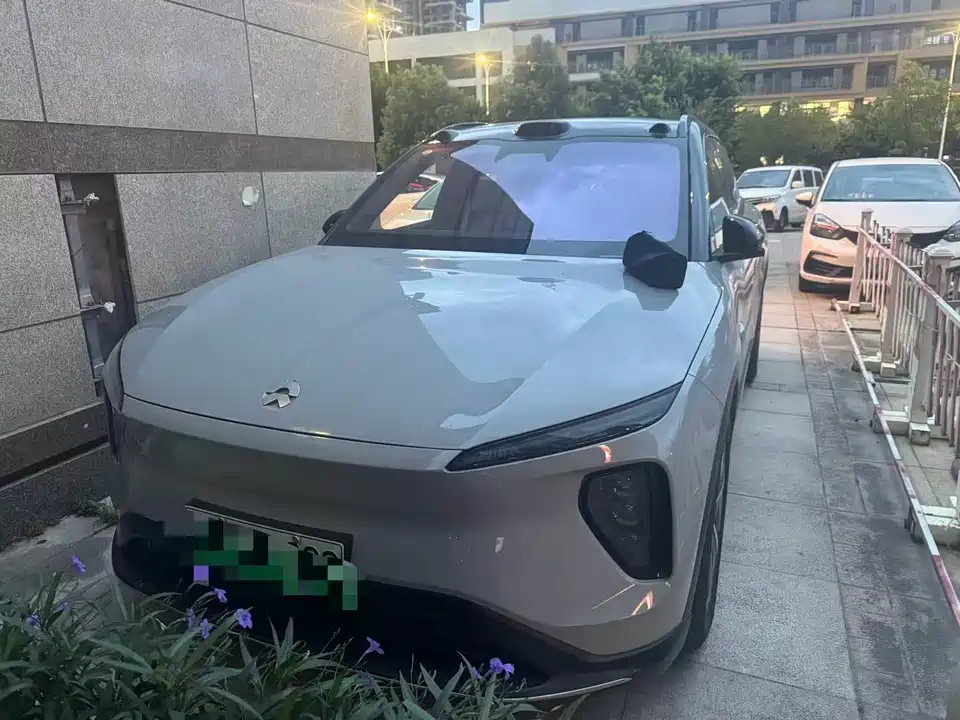 NIO ES6