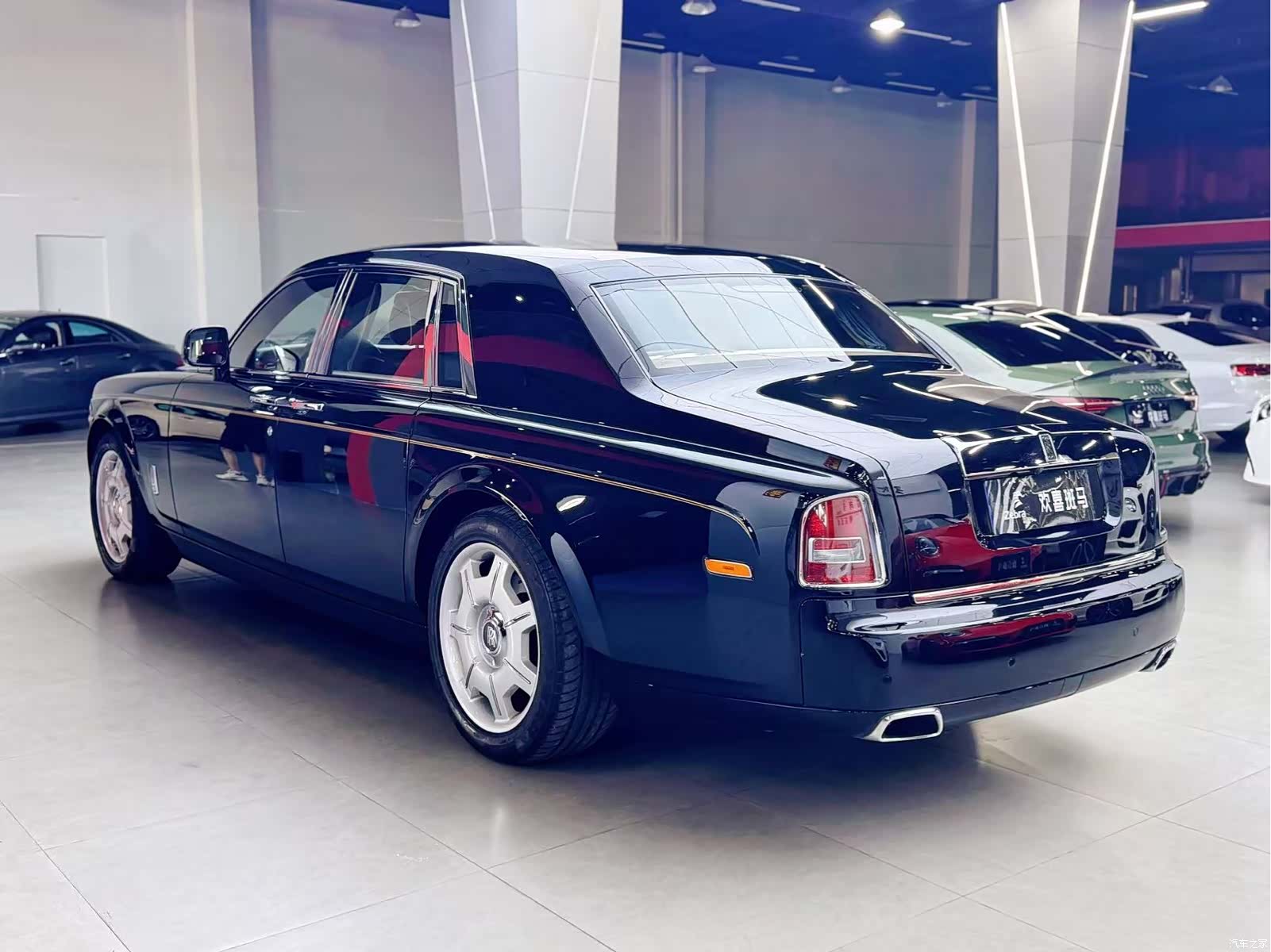 Rolls-Royce Phantom, 2016 3