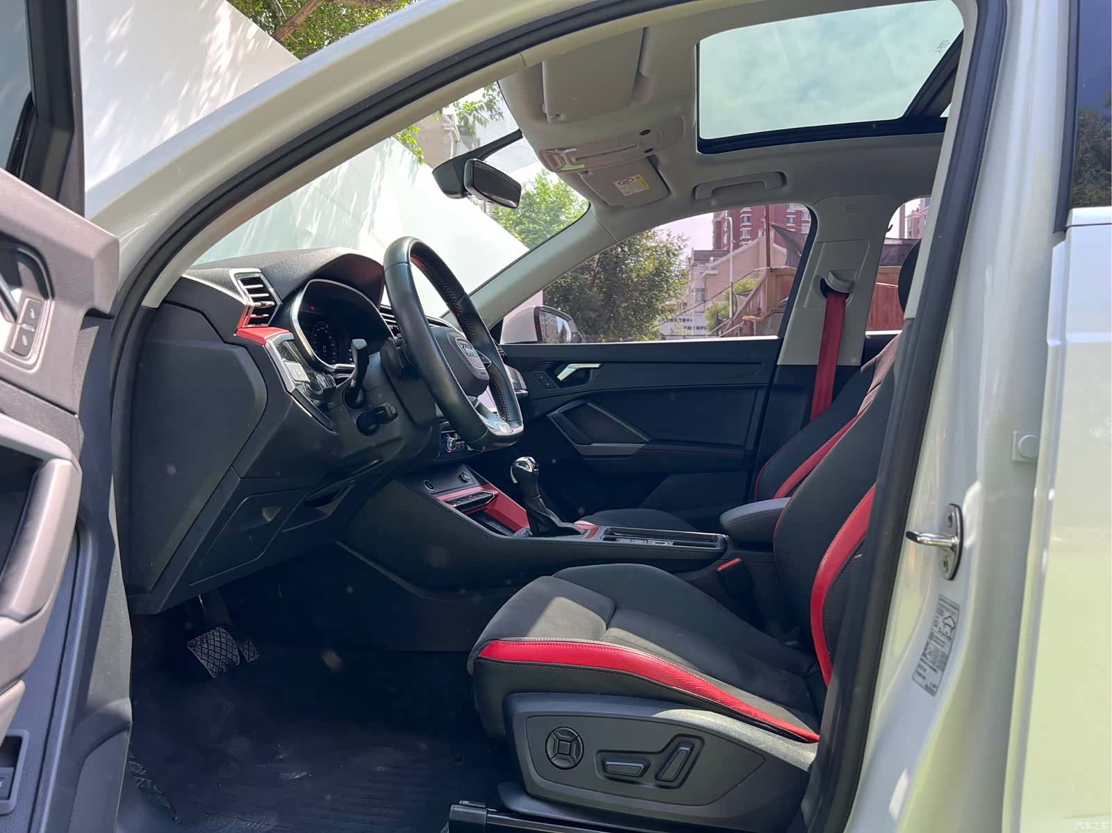 Audi Q3, 2022 4