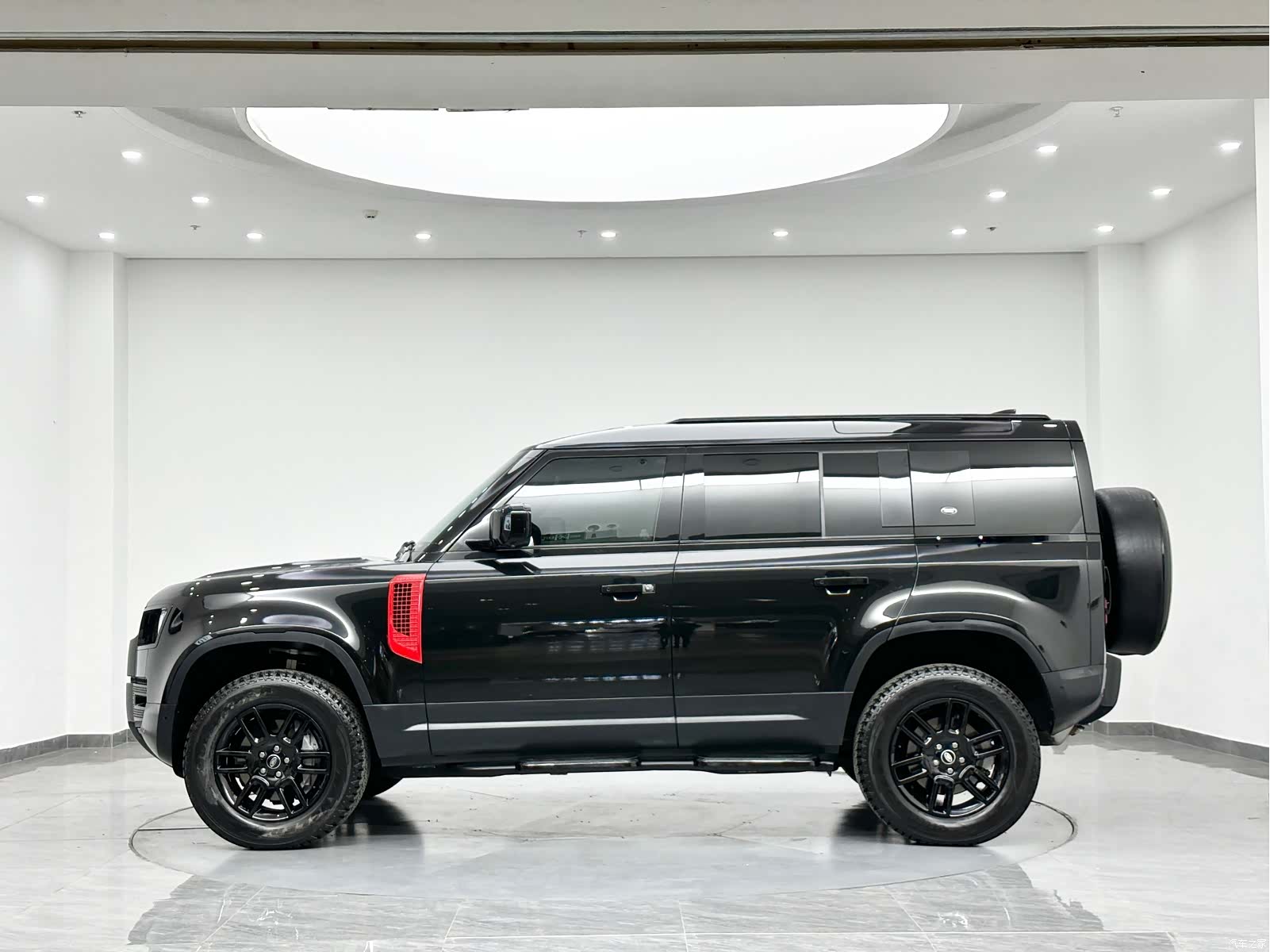 Land Rover Defender, 2022 все фото