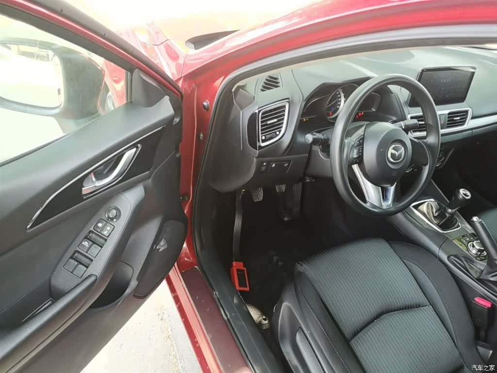 Mazda Mazda3, 2015 16