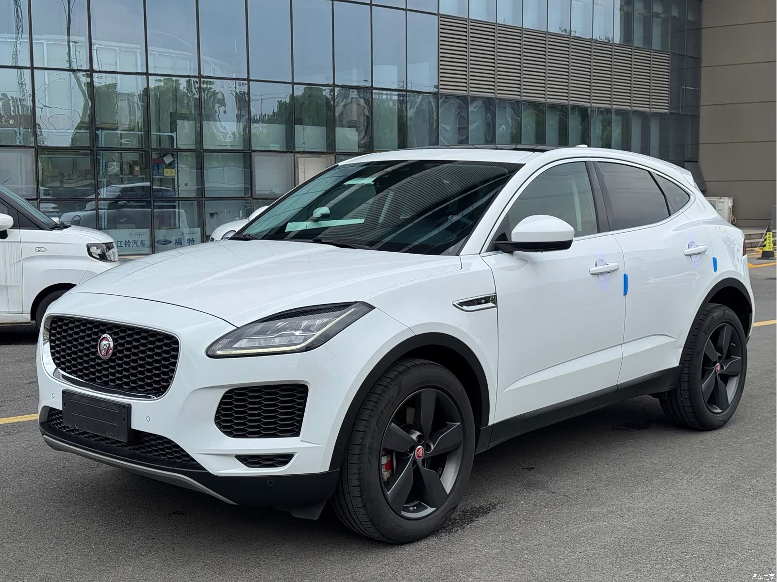 Jaguar E-PACE, 2021 1