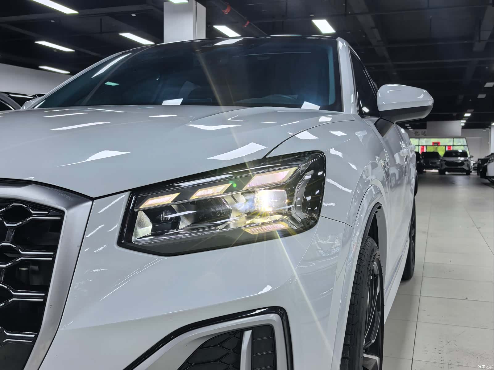Audi Q2L, 2023 4