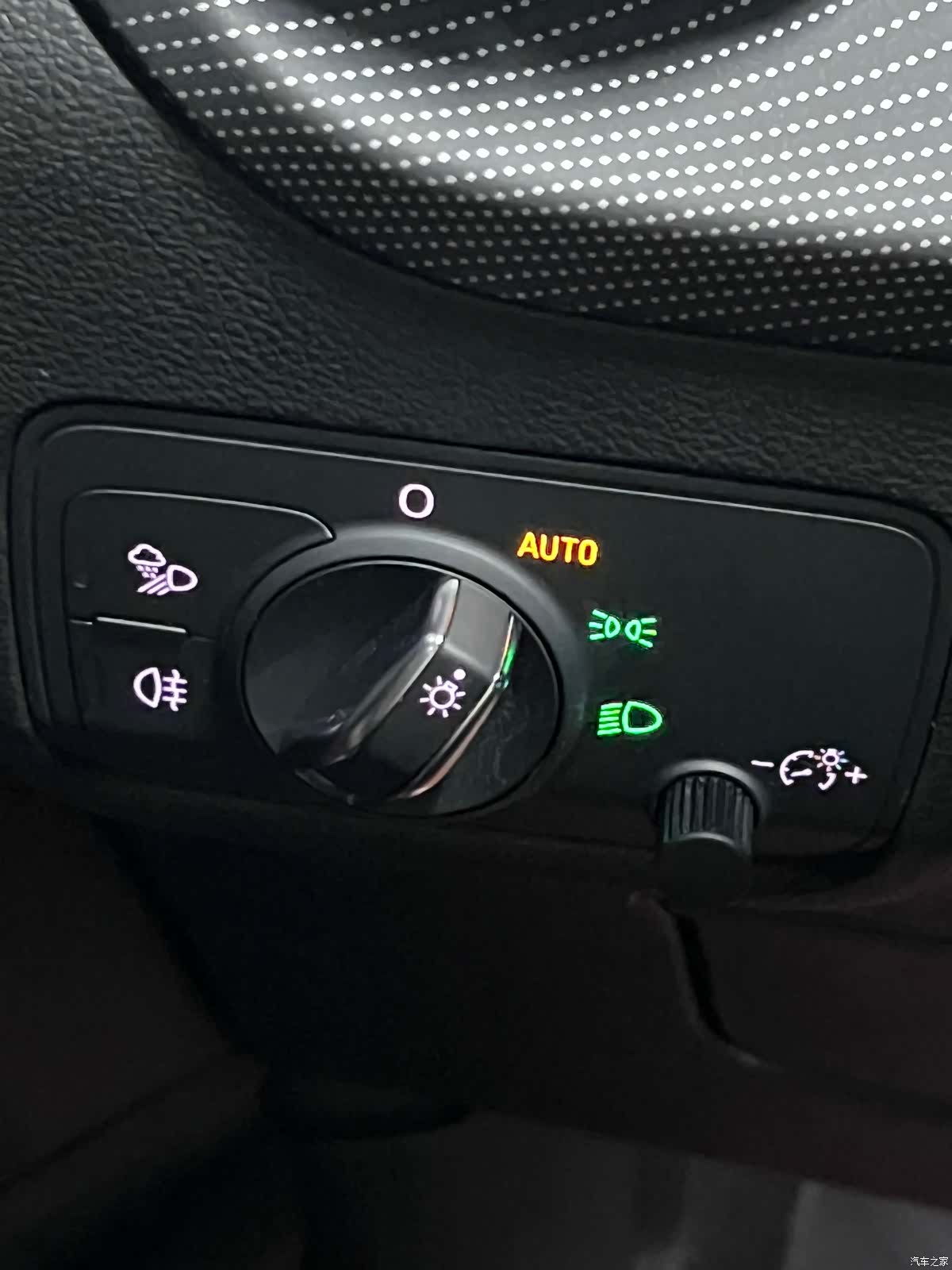 Audi Q2L, 2019 все фото