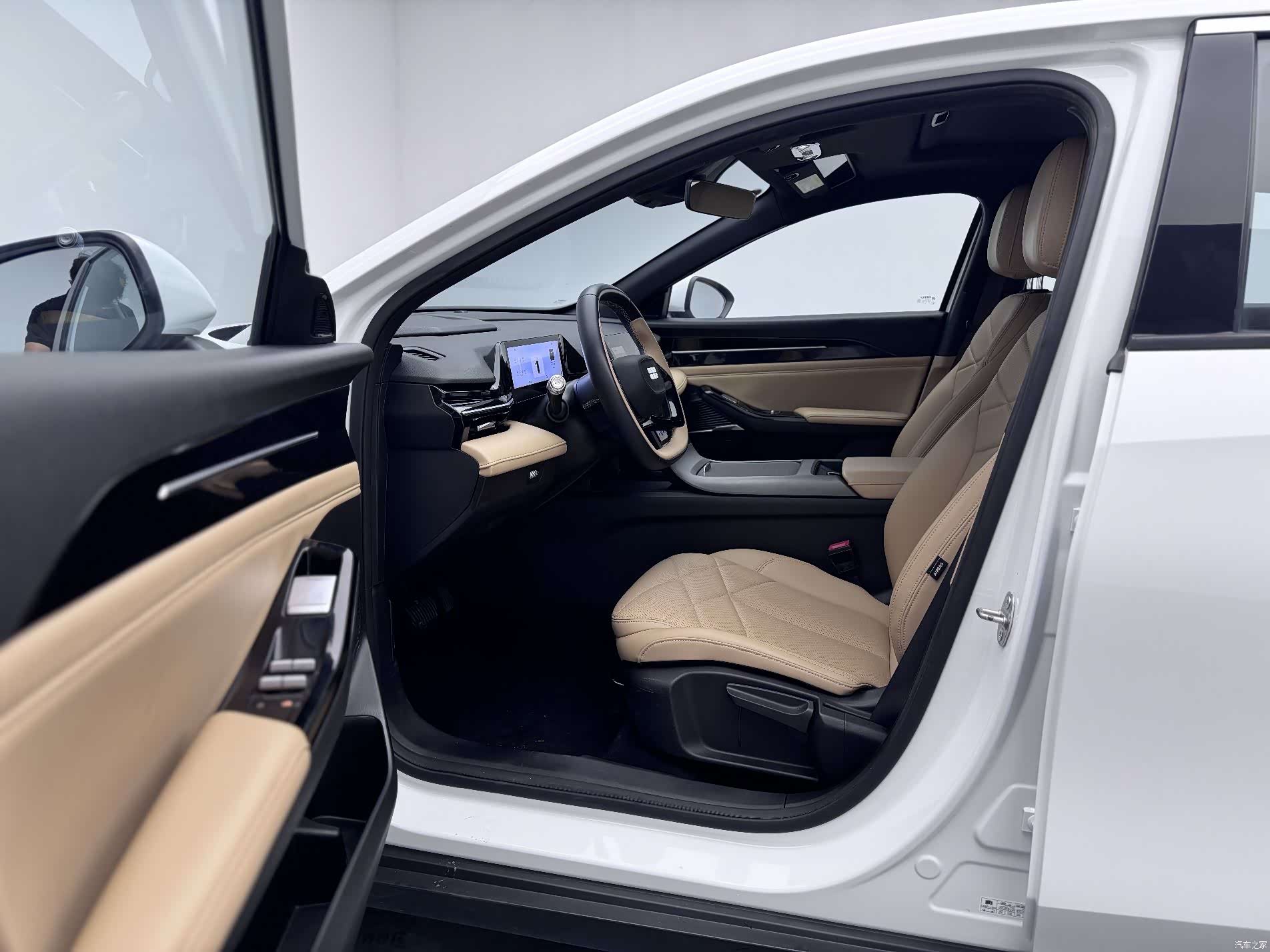 Geely Galaxy L6, 2024 9
