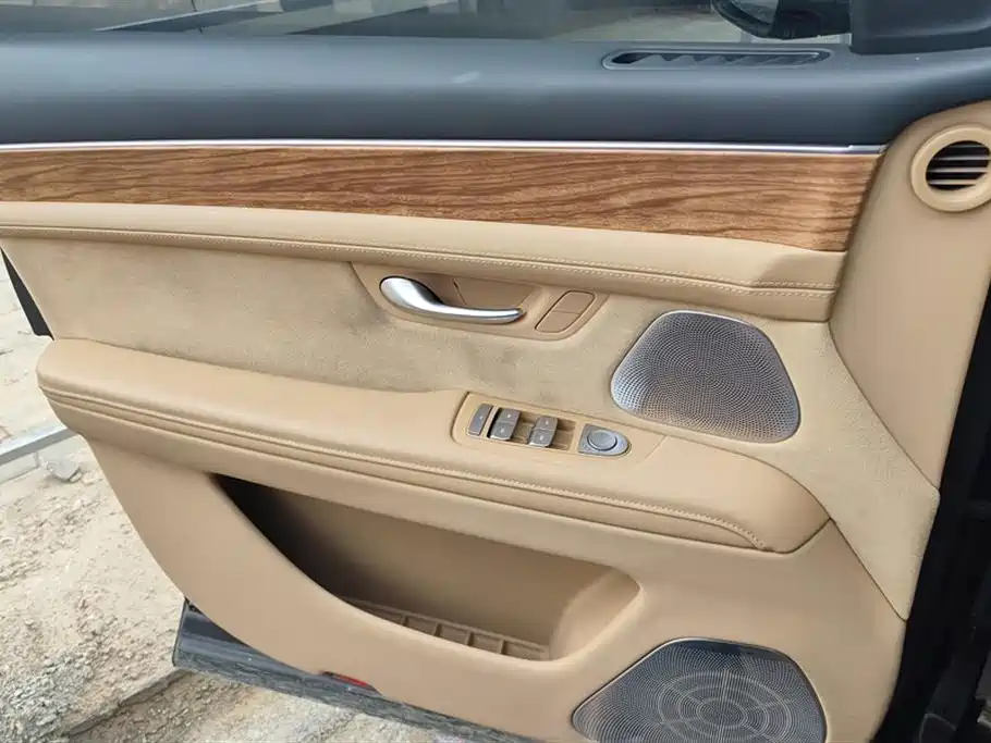 AITO Ask the world M7