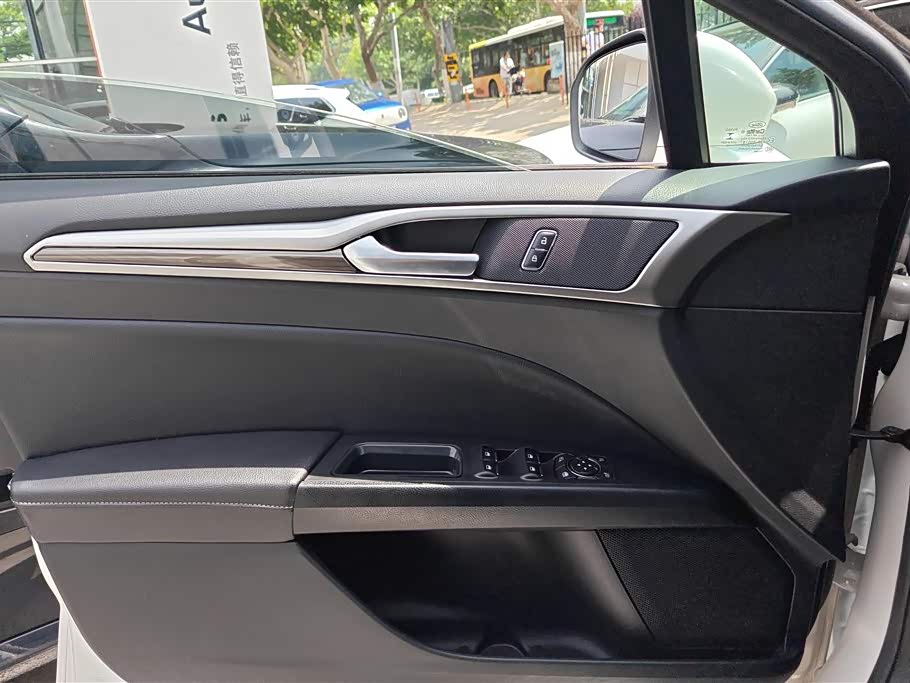 Ford Mondeo Ford Mondeo