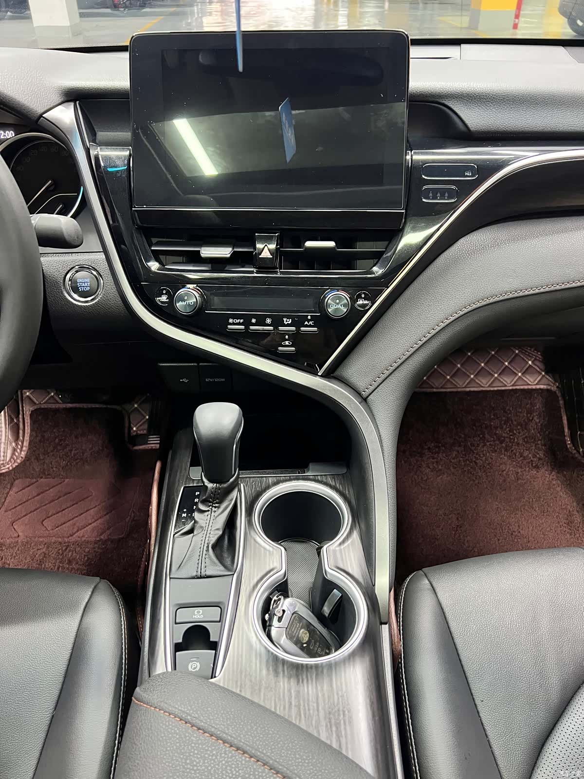 Toyota Camry, 2023 12
