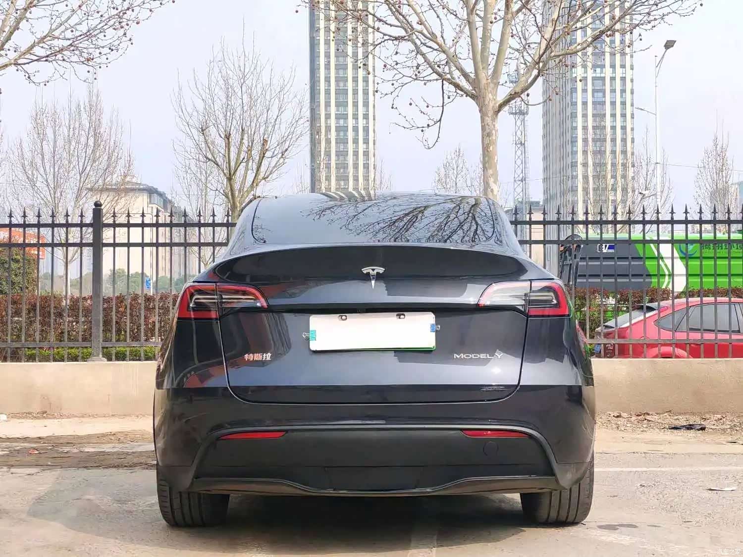 Tesla Model Y, 2024 8